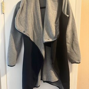 Draped Open-Front Women's Coatigan - Gray & Black